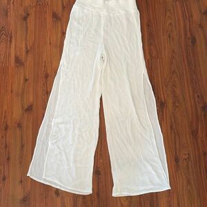 Shade & Shore white gauze side, slit pants with elastic band swimsuit cover-up s